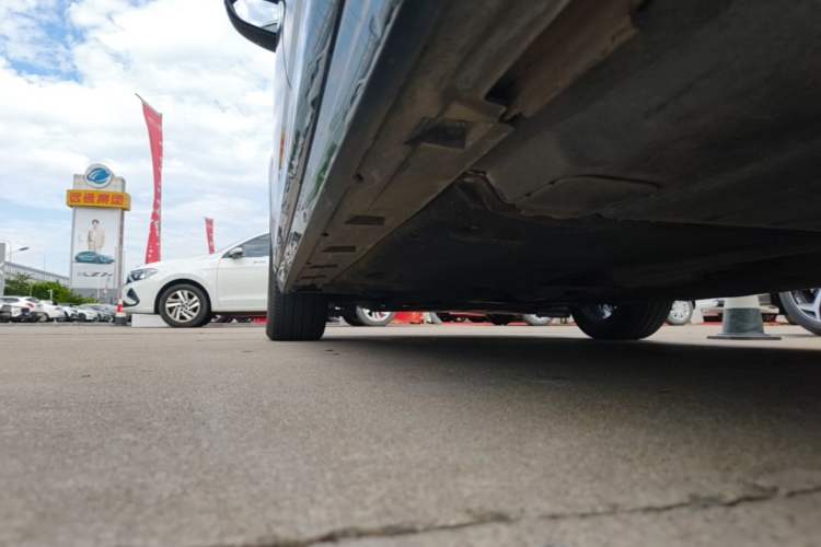 Used Volkswagen Magotan 2023 2 Million Units Limited Edition 330TSI DSG Leading Version Left Side Sill