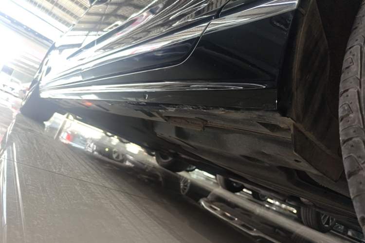 Used Volkswagen Magotan 2023 2 Million Units Commemorative Edition 330TSI DSG Luxury Version Left Side Sill