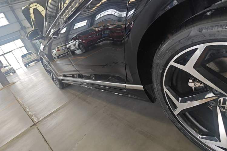 Used Volkswagen Magotan 2023 2 Million Units Limited Edition 330TSI DSG Leading Version Left Side Sill
