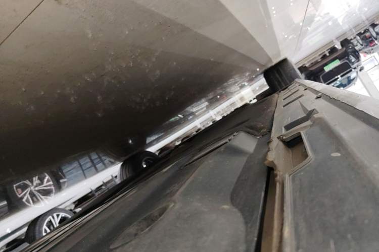 Used Volkswagen Magotan 2023 2 Million Units Commemorative Edition 330TSI DSG Luxury Version Left Side Sill