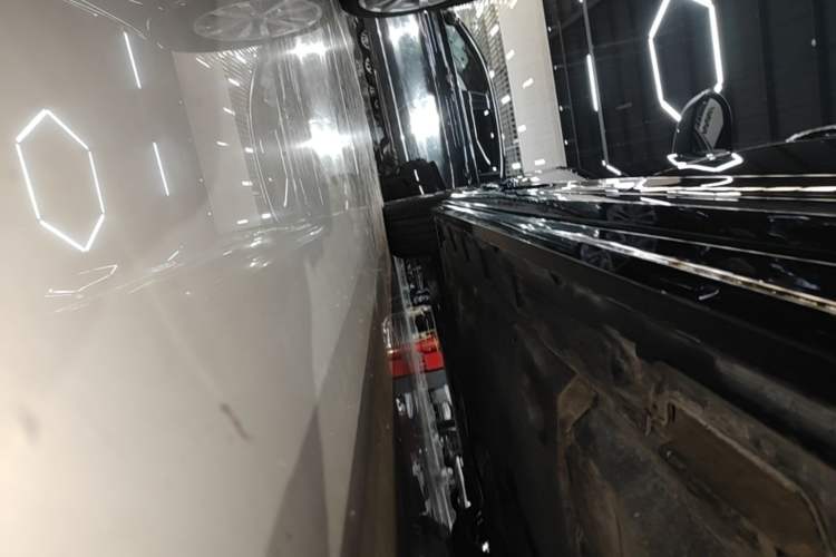 Used Volkswagen Magotan 2023 2 Million Units Commemorative Edition 330TSI DSG Luxury Version Left Side Sill