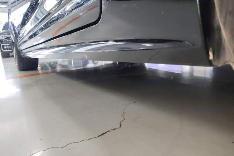 Used Volkswagen Magotan 2023 2 Million Units Commemorative Edition 330TSI DSG Luxury Version Left Side Sill