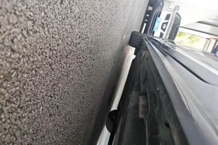 Used Volkswagen Magotan 2023 2 Million Units Commemorative Edition 330TSI DSG Luxury Version Left Side Sill