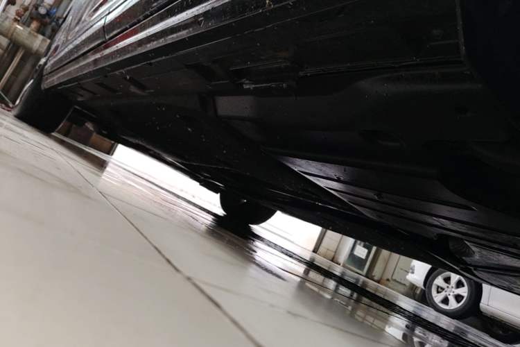 Used Volkswagen Magotan 2023 2 Million Units Commemorative Edition 330TSI DSG Luxury Version Left Side Sill