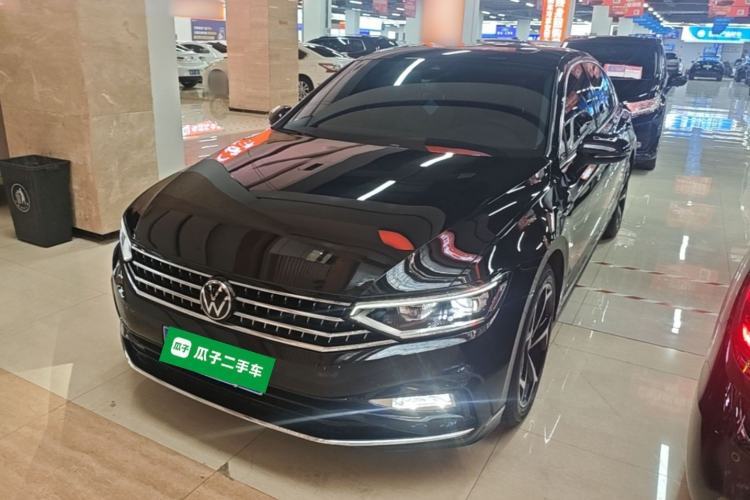 Volkswagen Magotan 2023 2 Million Units Commemorative Edition 330TSI DSG Luxury Version usata Guazi used car, China used car export, Used car for sale, Used cars, Cheapest cars for sale