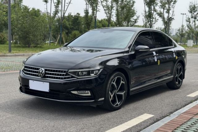 Used Volkswagen Magotan 2023 2 Million Units Limited Edition 330TSI DSG Leading Version