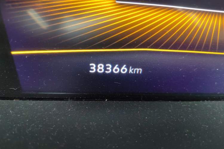 Used Volkswagen Magotan 2023 2 Million Units Limited Edition 330TSI DSG Leading Version Odometer Close Up