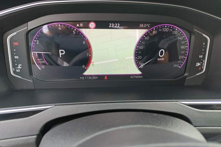 Used Volkswagen Magotan 2023 2 Million Units Commemorative Edition 330TSI DSG Luxury Version Odometer Close Up