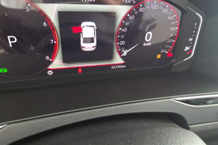 Used Volkswagen Magotan 2023 2 Million Units Limited Edition 330TSI DSG Leading Version Odometer Close Up