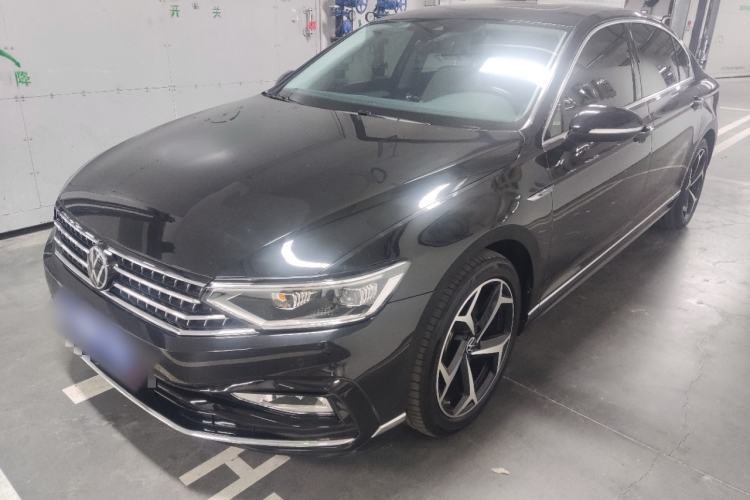 Used Volkswagen Magotan 2023 2 Million Units Commemorative Edition 330TSI DSG Luxury Version Guazi used car, China used car export, Used car for sale, Used  cars, Cheapest cars for sale