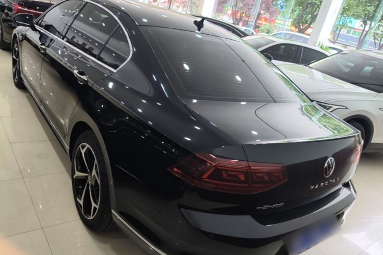 Used Volkswagen Magotan 2023 2 Million Units Commemorative Edition 330TSI DSG Luxury Version Rear
