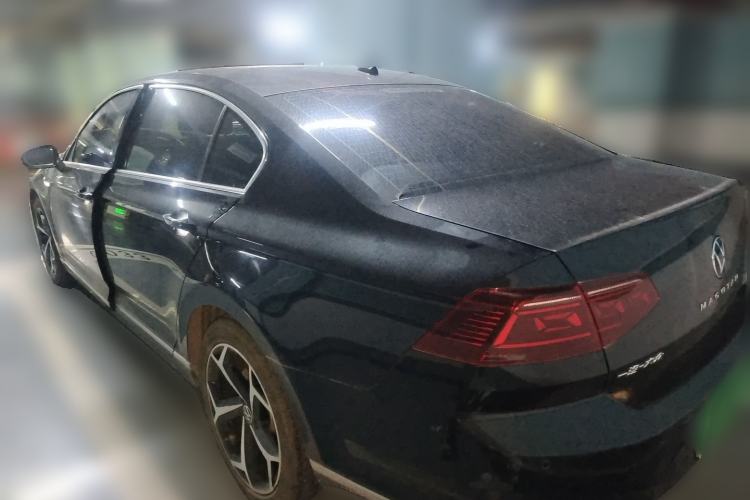 Used Volkswagen Magotan 2023 2 Million Units Commemorative Edition 330TSI DSG Luxury Version Rear Left 45 Deg