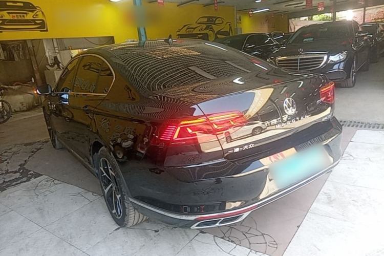 Used Volkswagen Magotan 2023 2 Million Units Commemorative Edition 330TSI DSG Luxury Version Rear Left 45 Deg
