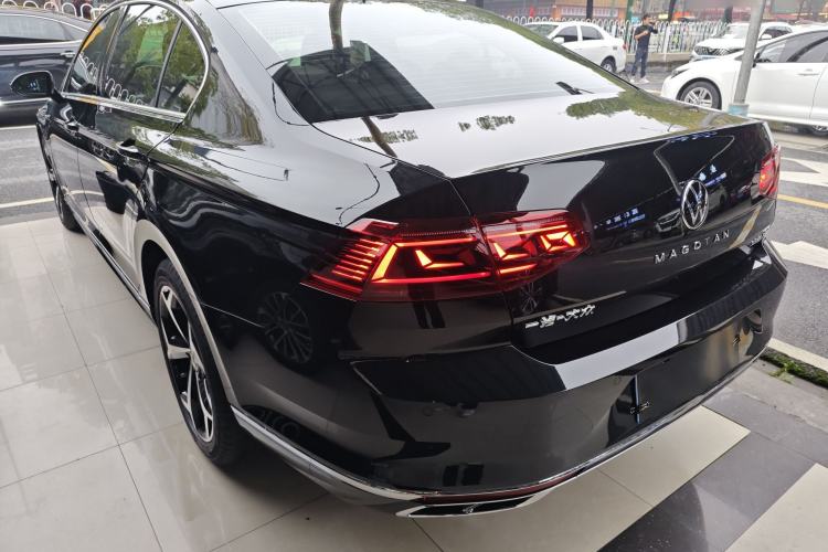 Used Volkswagen Magotan 2023 2 Million Units Commemorative Edition 330TSI DSG Luxury Version Rear Left 45 Deg