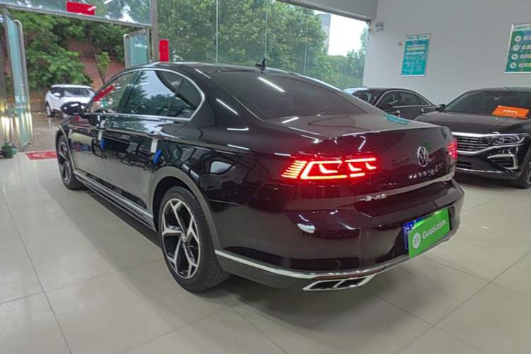 Used Volkswagen Magotan 2023 2 Million Units Commemorative Edition 330TSI DSG Luxury Version Rear Left 45 Deg