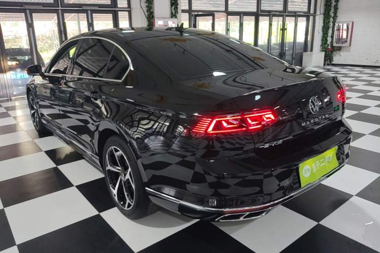 Used Volkswagen Magotan 2023 2 Million Units Commemorative Edition 330TSI DSG Luxury Version Rear Left 45 Deg