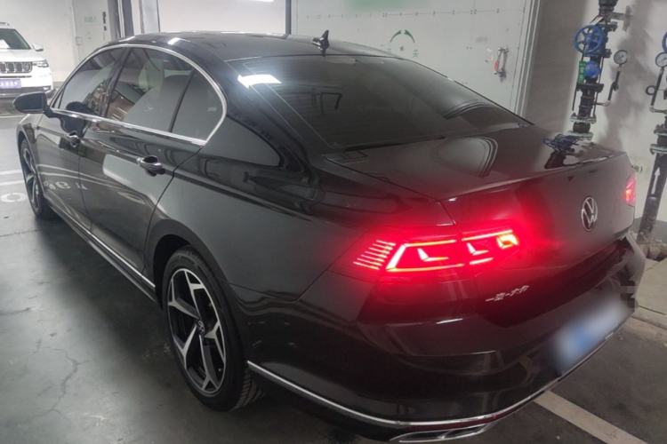 Used Volkswagen Magotan 2023 2 Million Units Commemorative Edition 330TSI DSG Luxury Version Rear Left 45 Deg