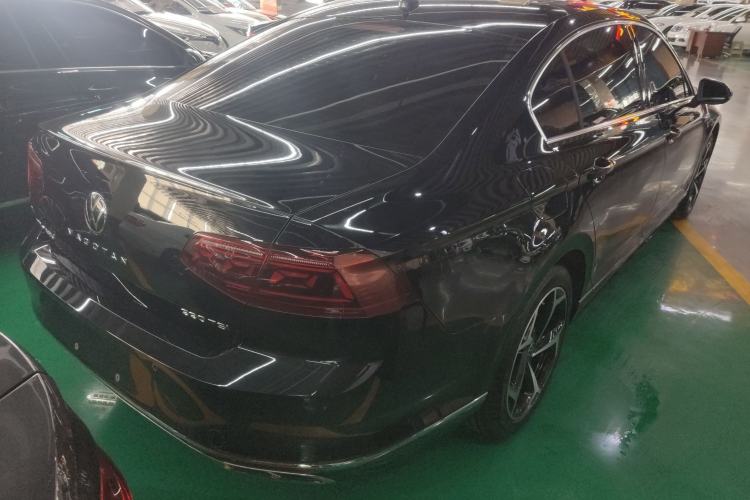 Used Volkswagen Magotan 2023 2 Million Units Commemorative Edition 330TSI DSG Luxury Version Rear Right 45 Deg
