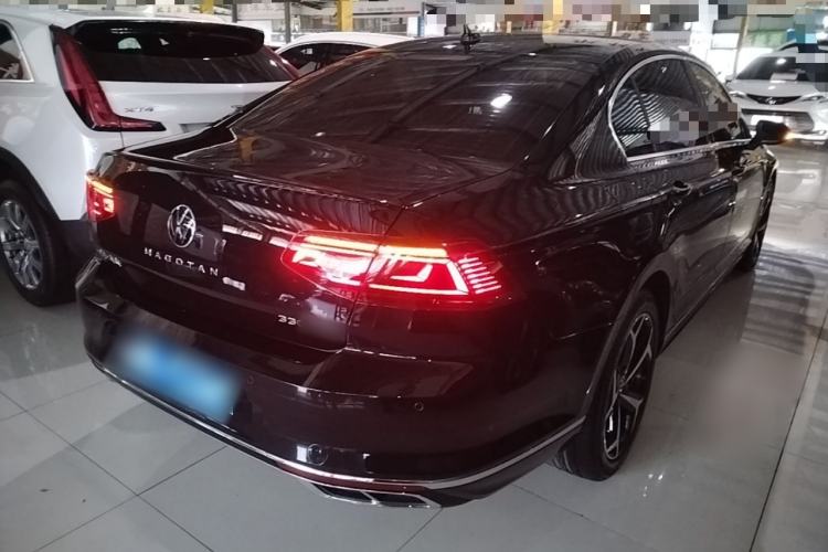 Used Volkswagen Magotan 2023 2 Million Units Commemorative Edition 330TSI DSG Luxury Version Rear Right 45 Deg