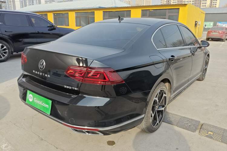 Used Volkswagen Magotan 2023 2 Million Units Commemorative Edition 330TSI DSG Luxury Version Rear Right 45 Deg
