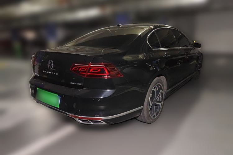 Used Volkswagen Magotan 2023 2 Million Units Commemorative Edition 330TSI DSG Luxury Version Rear Right 45 Deg