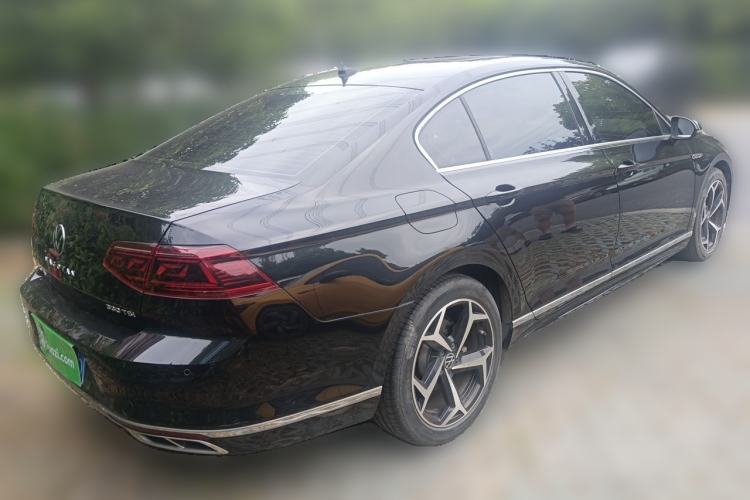 Used Volkswagen Magotan 2023 2 Million Units Commemorative Edition 330TSI DSG Luxury Version Rear Right 45 Deg