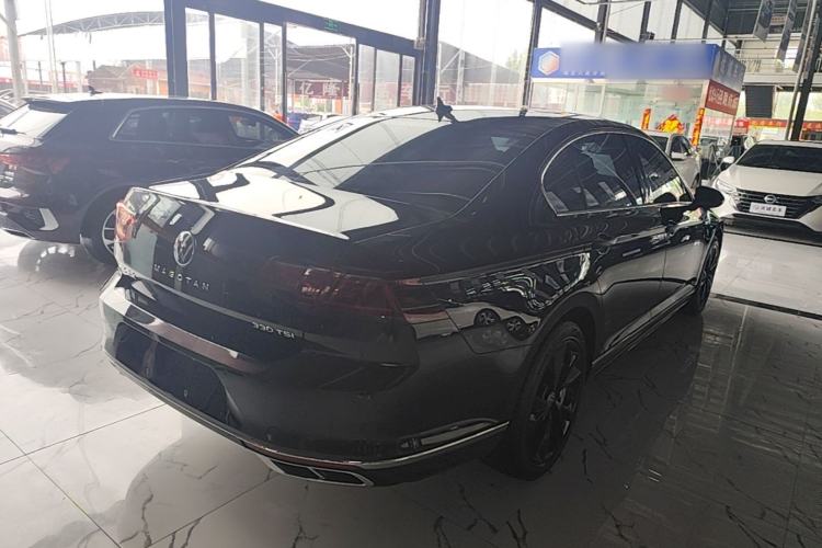 Used Volkswagen Magotan 2023 2 Million Units Commemorative Edition 330TSI DSG Luxury Version Rear Right 45 Deg