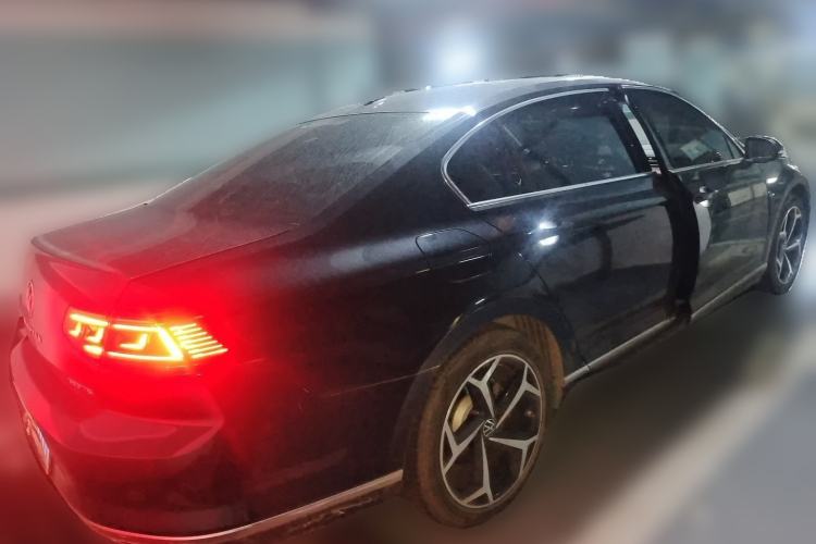 Used Volkswagen Magotan 2023 2 Million Units Commemorative Edition 330TSI DSG Luxury Version Rear Right 45 Deg