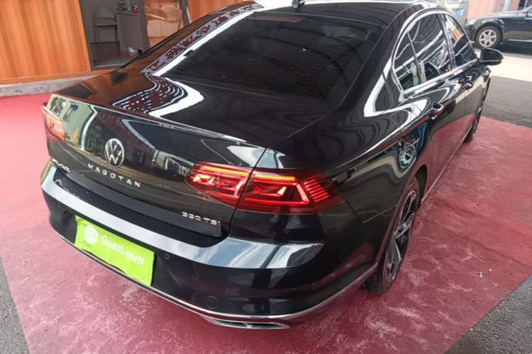 Used Volkswagen Magotan 2023 2 Million Units Commemorative Edition 330TSI DSG Luxury Version Rear Right 45 Deg