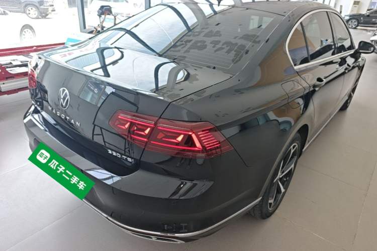 Used Volkswagen Magotan 2023 2 Million Units Commemorative Edition 330TSI DSG Luxury Version Rear Right 45 Deg