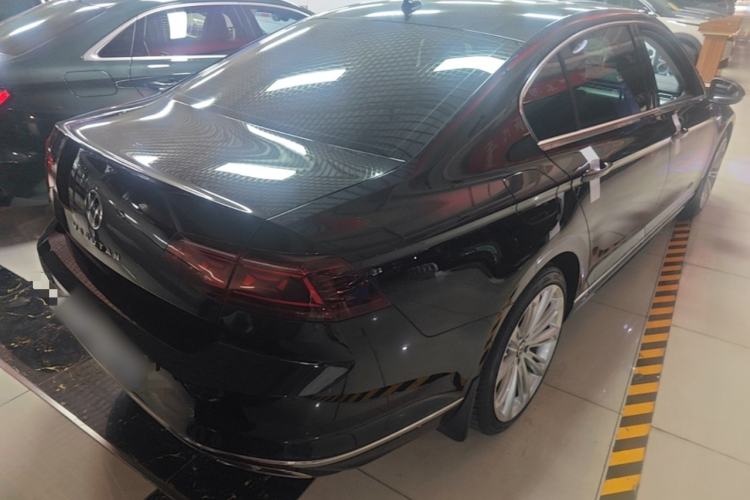 Used Volkswagen Magotan 2023 2 Million Units Commemorative Edition 330TSI DSG Luxury Version Rear Right 45 Deg