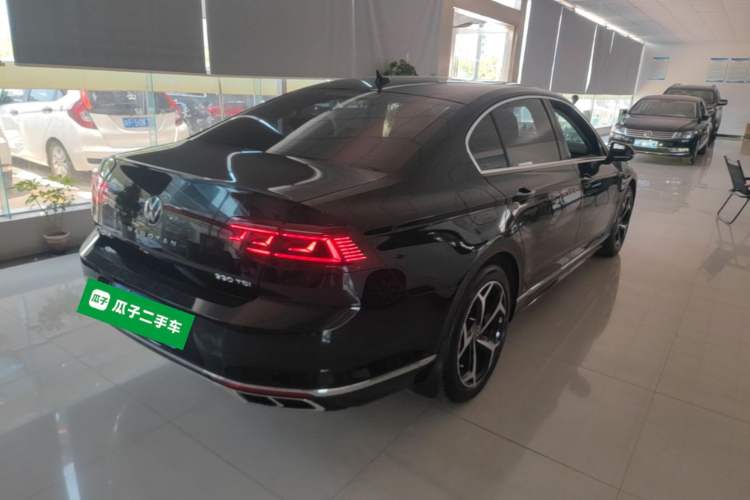 Used Volkswagen Magotan 2023 2 Million Units Commemorative Edition 330TSI DSG Luxury Version Rear Right 45 Deg