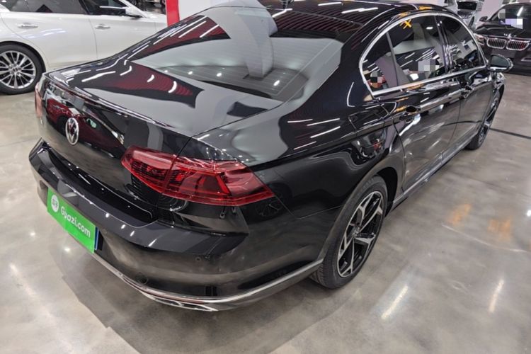 Used Volkswagen Magotan 2023 2 Million Units Limited Edition 330TSI DSG Leading Version Rear Right 45 Deg