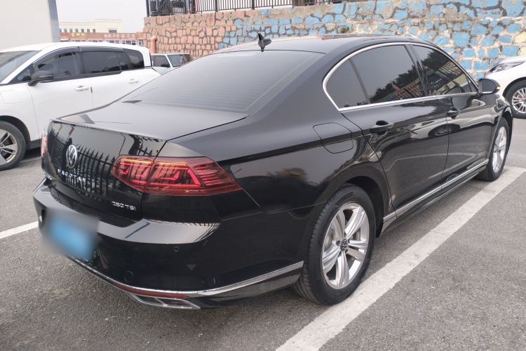 Used Volkswagen Magotan 2023 2 Million Units Limited-Edition 280TSI DSG Comfort Version Rear Right 45 Deg