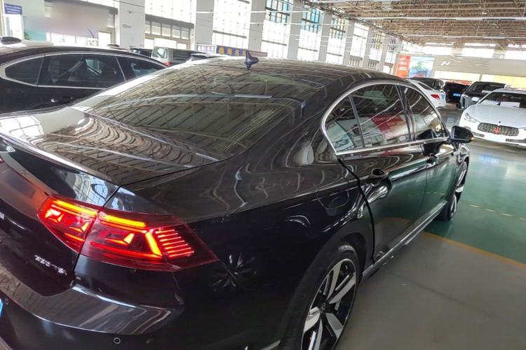 Used Volkswagen Magotan 2023 2 Million Units Limited Edition 280TSI DSG Leading Version Rear Right 45 Deg