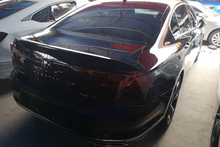 Used Volkswagen Magotan 2023 2 Million Units Limited Edition 330TSI DSG Leading Version Rear Right 45 Deg