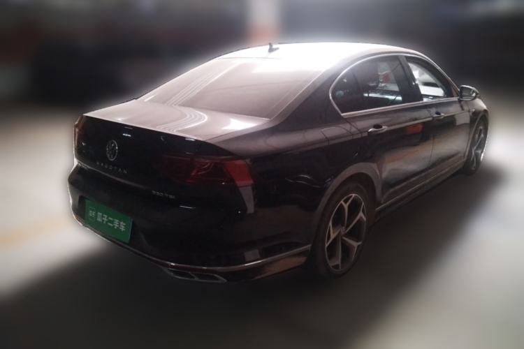 Used Volkswagen Magotan 2023 2 Million Units Commemorative Edition 330TSI DSG Luxury Version Rear Right 45 Deg