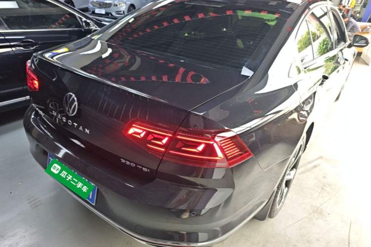 Used Volkswagen Magotan 2023 2 Million Units Commemorative Edition 330TSI DSG Luxury Version Rear Right 45 Deg