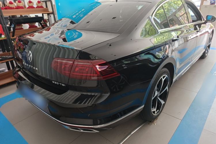 Used Volkswagen Magotan 2023 2 Million Units Limited Edition 330TSI DSG Leading Version Rear Right 45 Deg