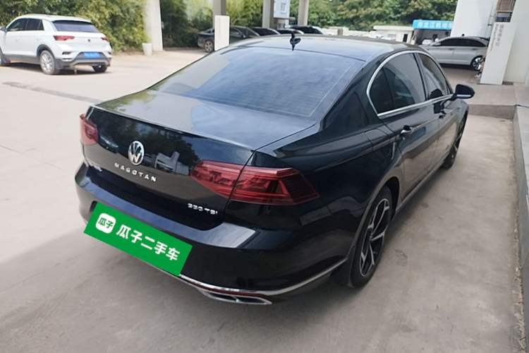 Used Volkswagen Magotan 2023 2 Million Units Commemorative Edition 330TSI DSG Luxury Version Rear Right 45 Deg