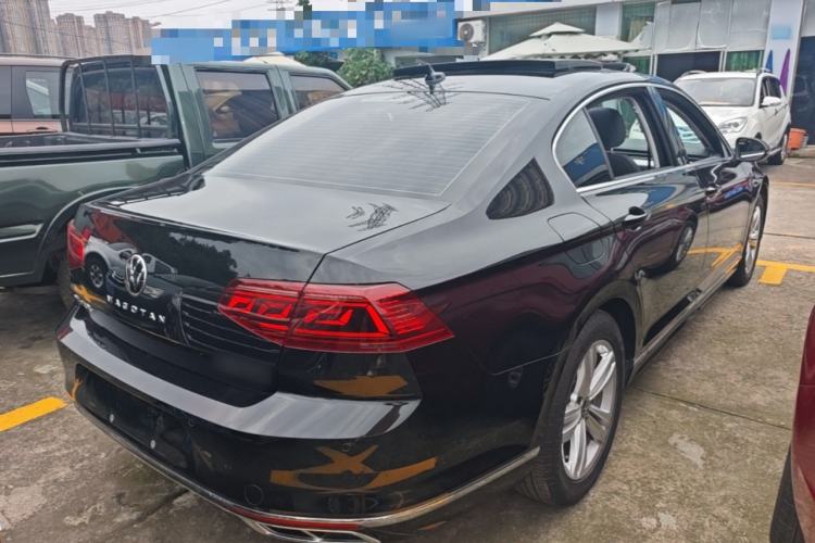 Used Volkswagen Magotan 2023 2 Million Units Limited-Edition 280TSI DSG Comfort Version Rear Right 45 Deg