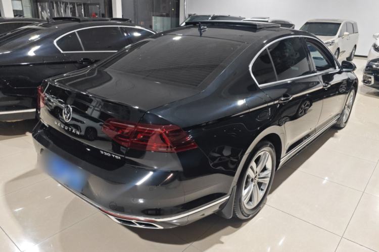 Used Volkswagen Magotan 2023 2 Million Units Limited-Edition 280TSI DSG Comfort Version Rear Right 45 Deg