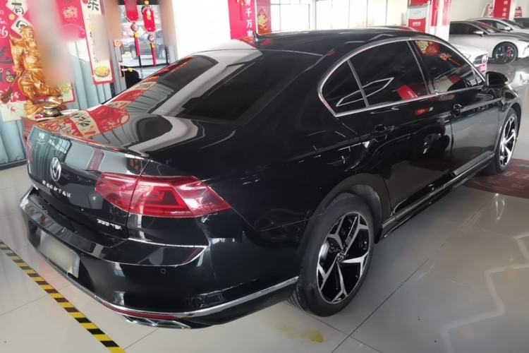 Used Volkswagen Magotan 2023 2 Million Units Limited Edition 330TSI DSG Leading Version Rear Right 45 Deg