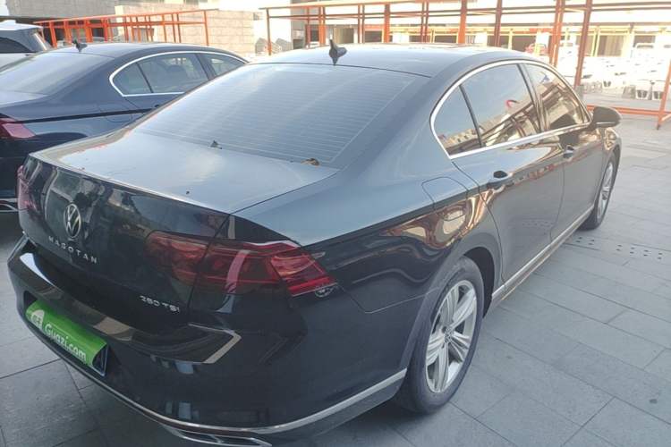 Used Volkswagen Magotan 2023 2 Million Units Limited-Edition 280TSI DSG Comfort Version Rear Right 45 Deg