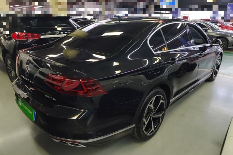 Used Volkswagen Magotan 2023 2 Million Units Limited Edition 330TSI DSG Leading Version Rear Right 45 Deg