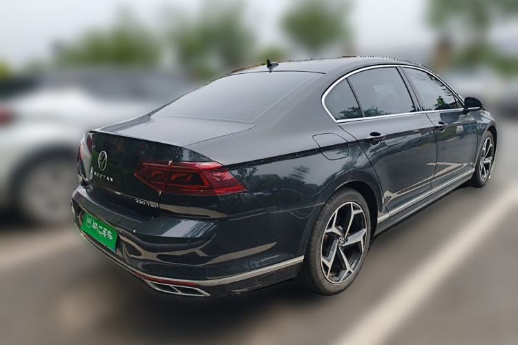 Used Volkswagen Magotan 2023 2 Million Units Commemorative Edition 330TSI DSG Luxury Version Rear Right 45 Deg