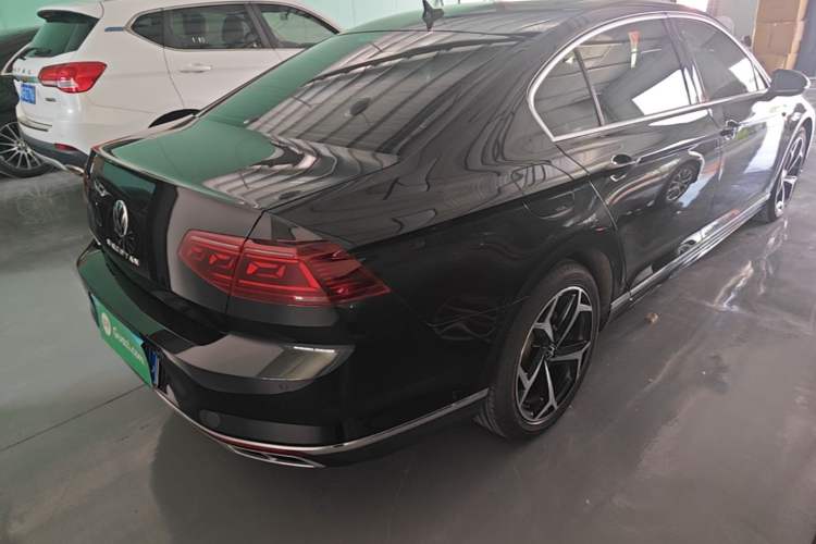 Used Volkswagen Magotan 2023 2 Million Units Limited Edition 330TSI DSG Leading Version Rear Right 45 Deg