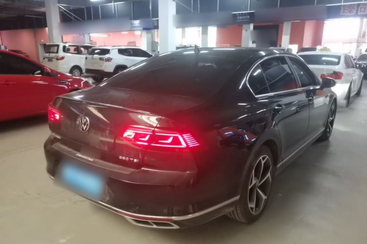 Used Volkswagen Magotan 2023 2 Million Units Commemorative Edition 330TSI DSG Luxury Version Rear Right 45 Deg