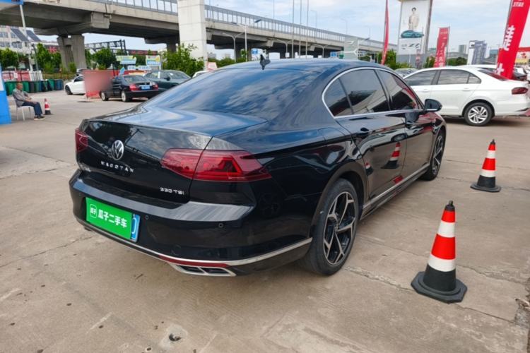 Used Volkswagen Magotan 2023 2 Million Units Limited Edition 330TSI DSG Leading Version Rear Right 45 Deg
