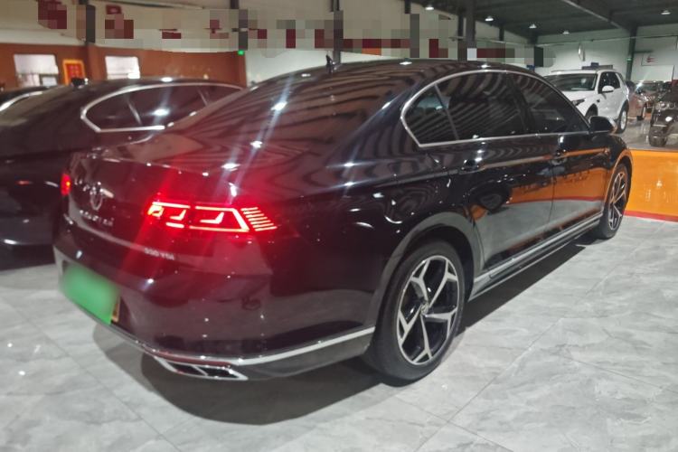 Used Volkswagen Magotan 2023 2 Million Units Limited Edition 330TSI DSG Leading Version Rear Right 45 Deg
